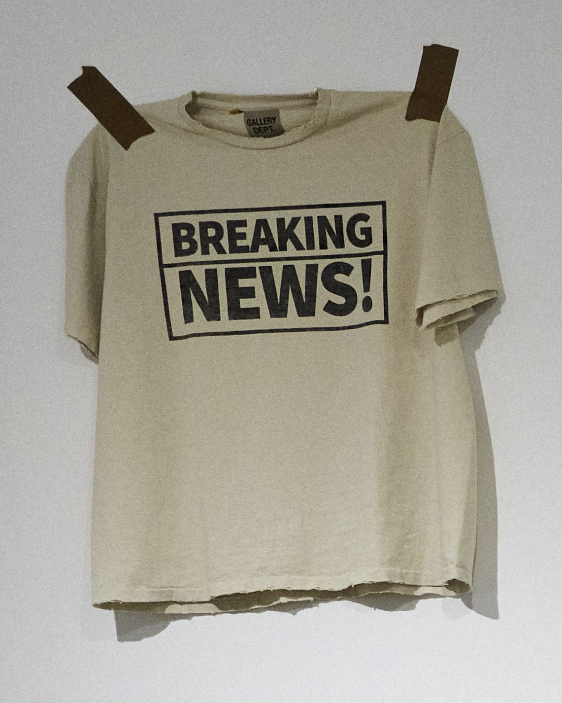 BREAKING NEWS TEE